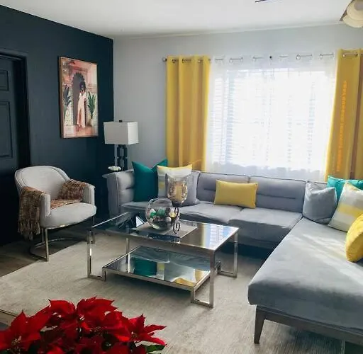 Homey Comfy Vacation Rentals - Las Vegas