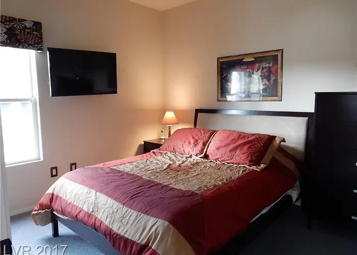 Southwest Retreat - Stylish Room With Queen Bed, Fast Wi-Fi & More!