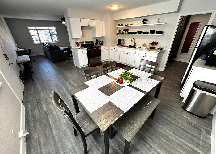 Downtown Las Vegas Walk Everywhere Turnkey Mid-Century Apartments Fully Furnished & Renovated!