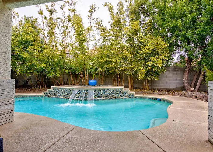 House In Vegas With Heated Pool