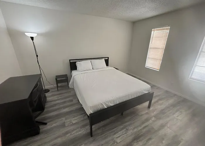 2 Or 3 Bedroom Walk To Strip Mgm Casino Shop Club