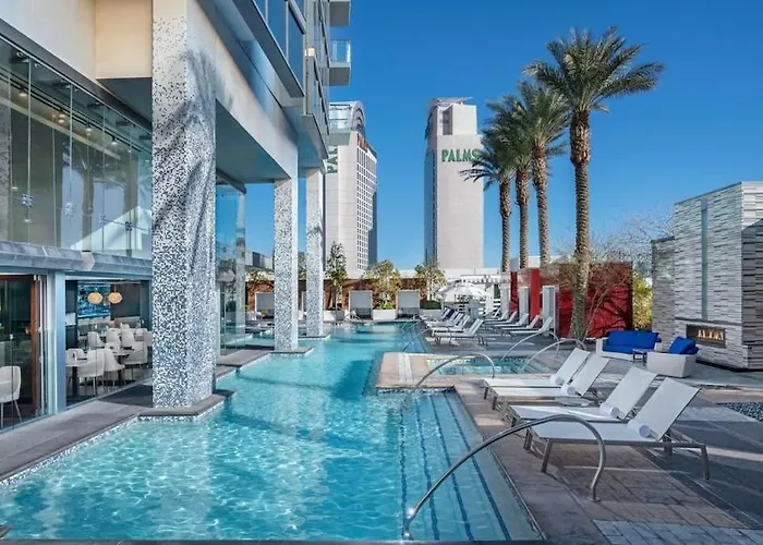 Studio With Stunning Views Balcony Access 23303