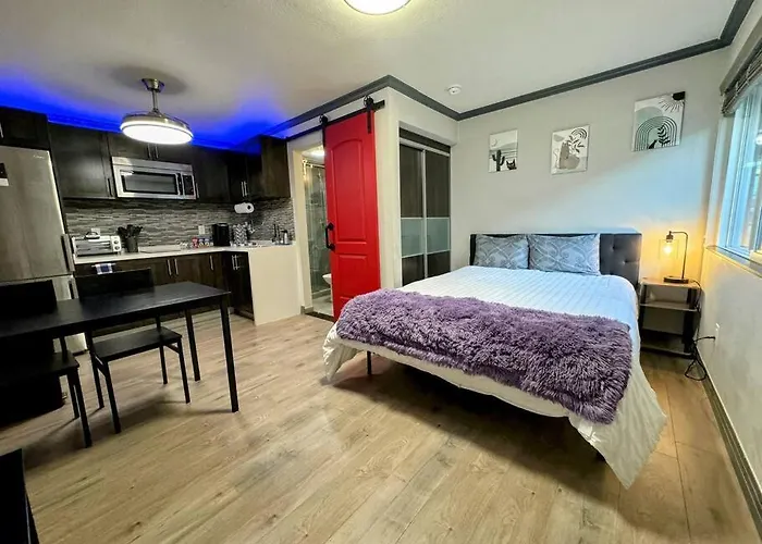 Modern Condo Near Fremont Street