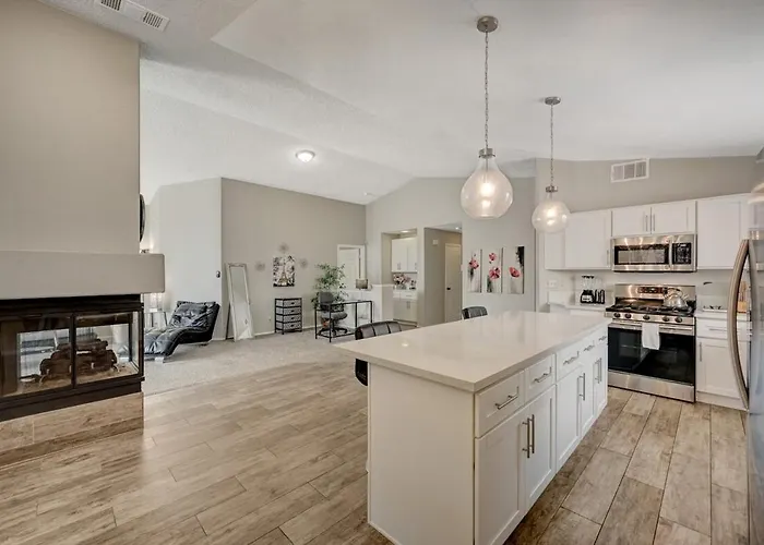 Modern 3 Bedroom Home In Summerlin