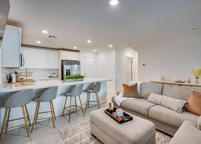 New-Available May 1Rst-Stylish-Mins To Summerlin Med-Special Reduced Rates-Nurses & Doctors