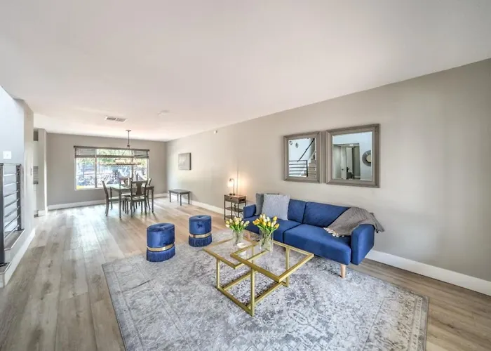 Stunning Home With Pool Very Spacious Upgrades