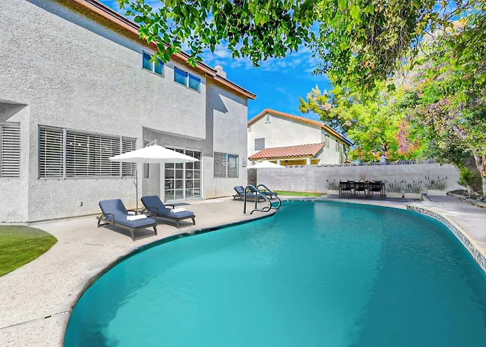 Beautiful Renovated 4Br W Pool