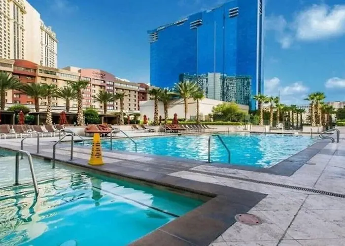 Stunning Mgm 1Br W Airport & Mountain Views 10802