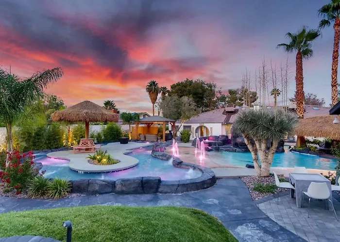 7Bd 5Ba Mansion W/ Lazy River Hot Tub Sleeps 26