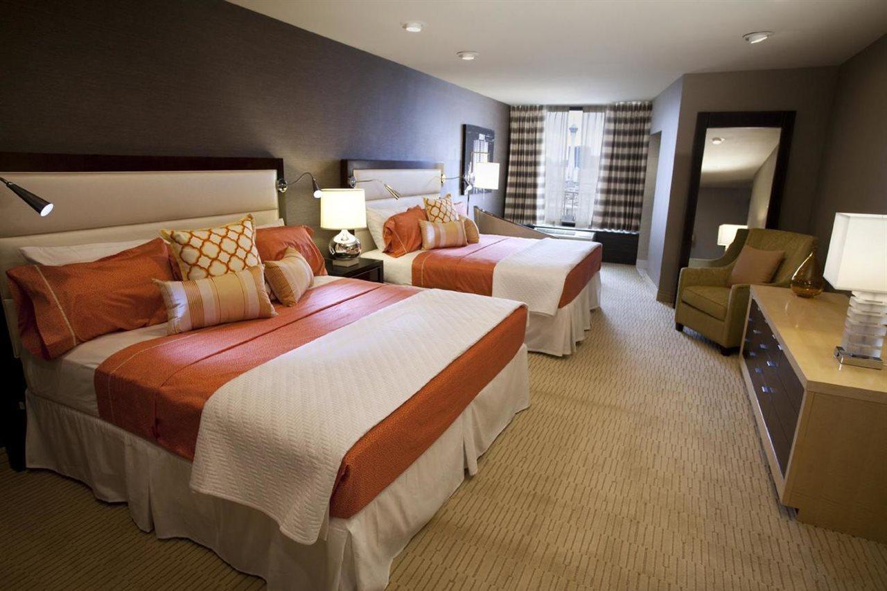 Plaza & Casino Hotel 4*