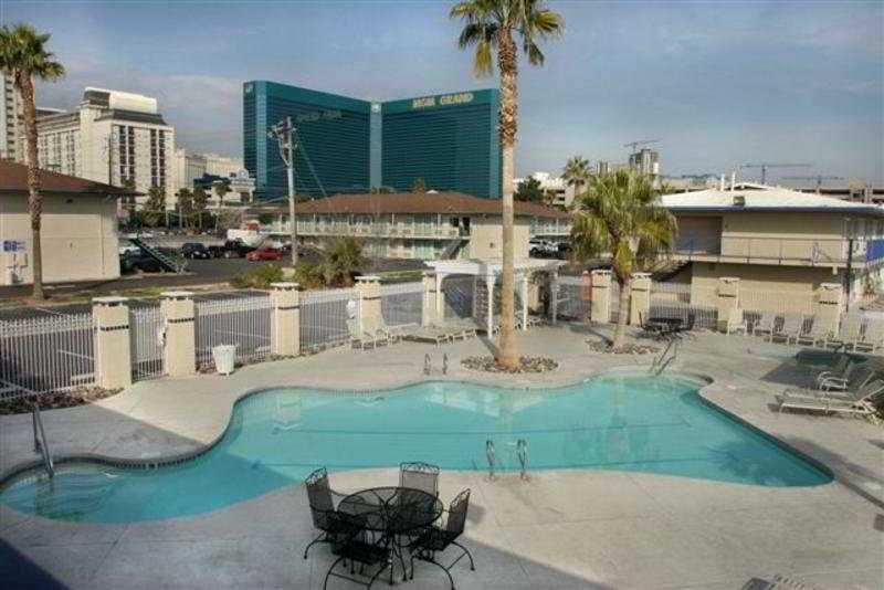 Americas Value Vegas Strip 2*