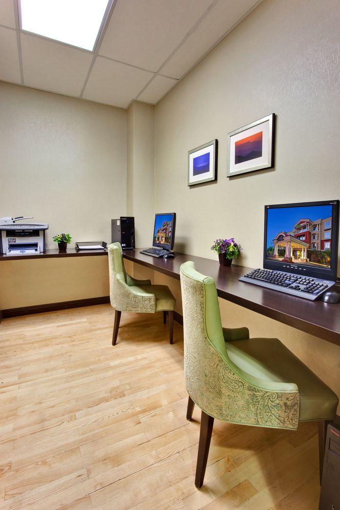 Hotel Express & Vegas Sw Springvalley By Ihg
