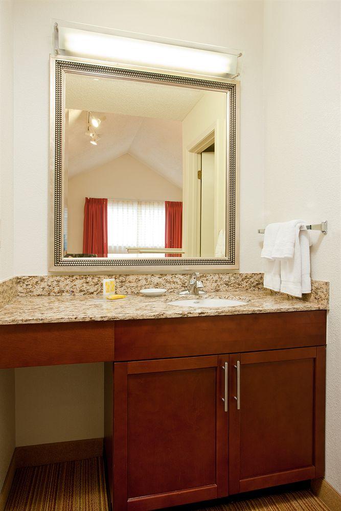 By Marriott Vegas Convention Center Hotel 3*