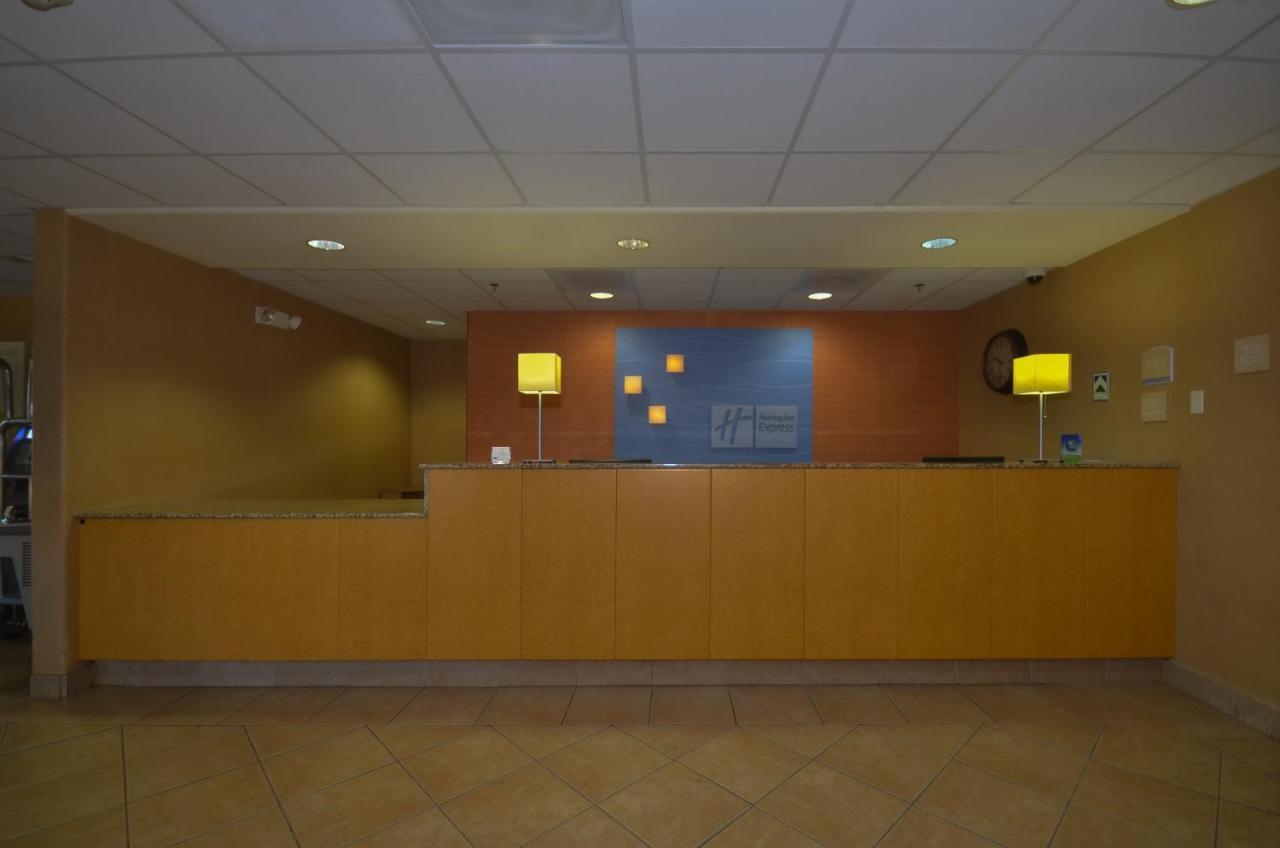 Hotel Express Vegas-nellis By Ihg