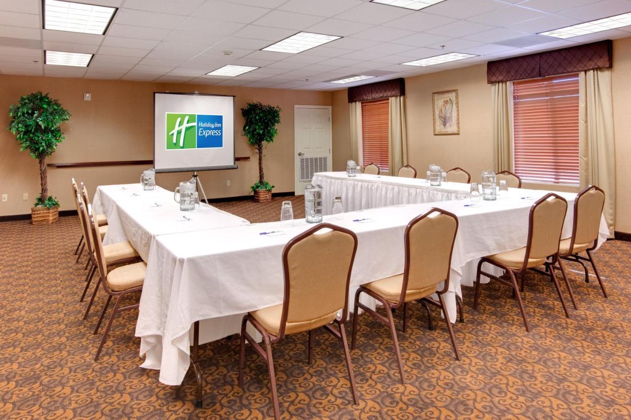 Hotel Express Vegas-nellis By Ihg