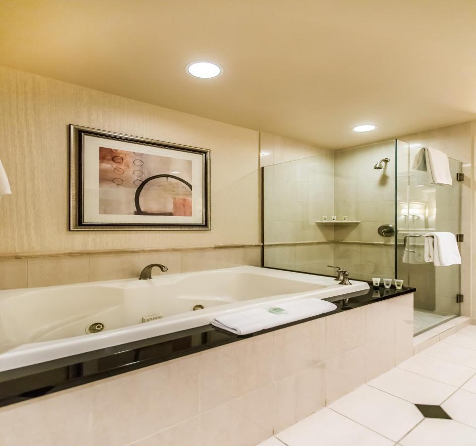 Apartment 1br Penthouse-stripview-free Parkin-no Fees Las Vegas