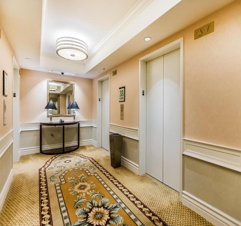 Apartment 1br Penthouse-stripview-free Parkin-no Fees