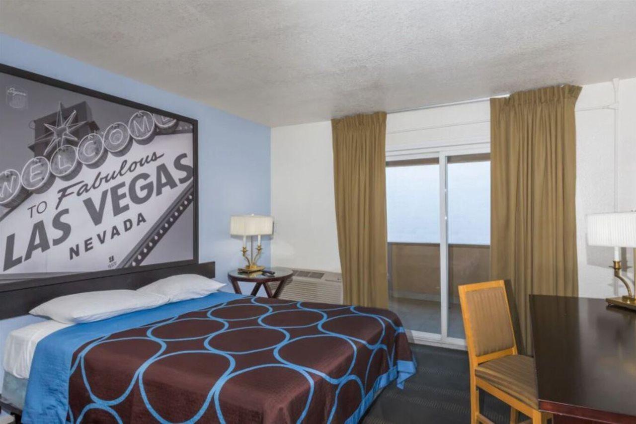 Super 8 By Wyndham Vegas North Strip/fremont St. Area Hotel