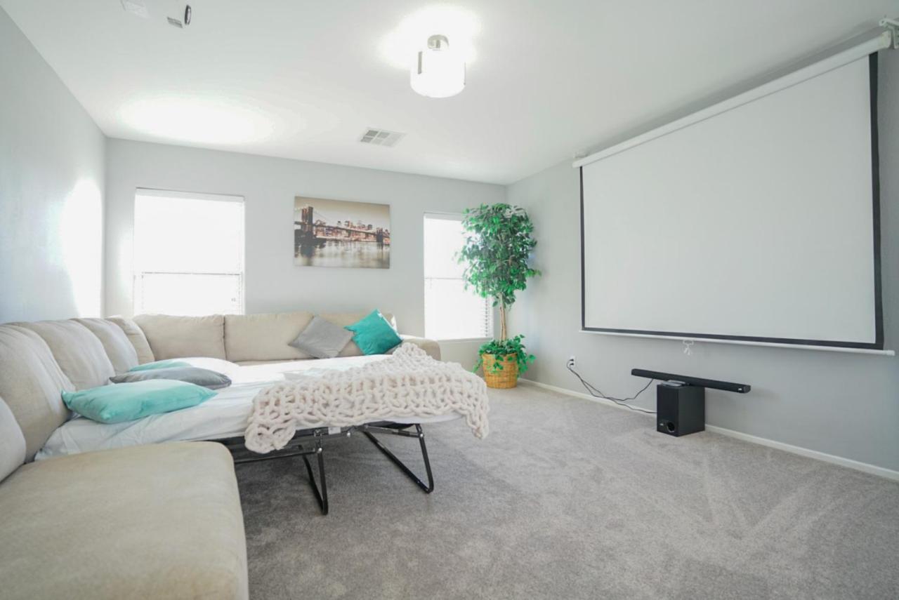 Ultra Modern Vegas 20min From The Strip Holiday home Las Vegas