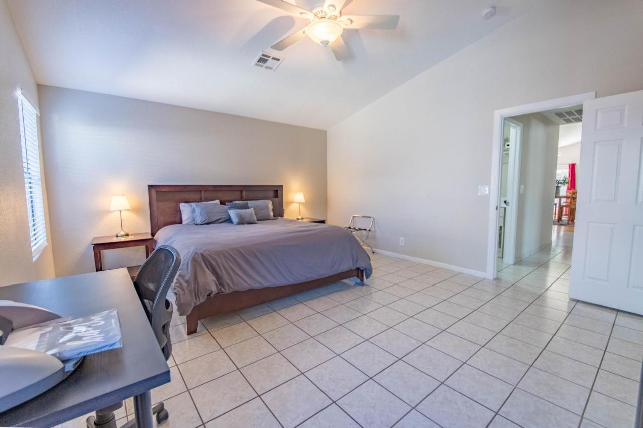 Holiday home Relax In Style!! Pool, Vegas Games, Rv Parking *