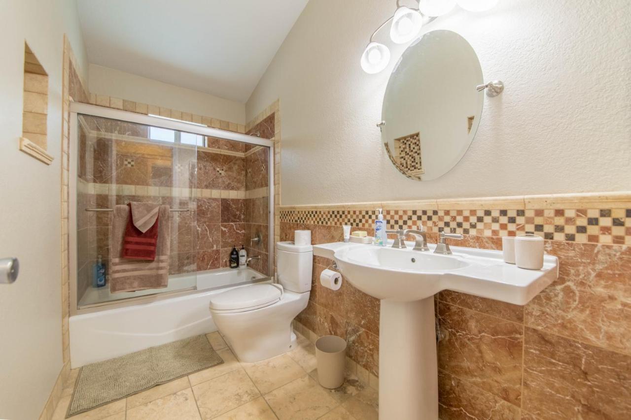 Relax In Style!! Pool, Vegas Games, Rv Parking Holiday home