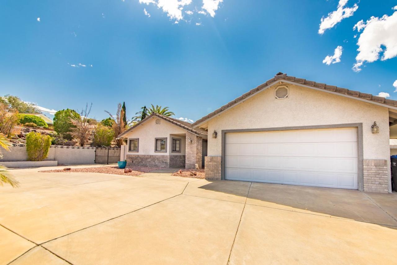 Relax In Style!! Pool, Vegas Games, Rv Parking Holiday home *