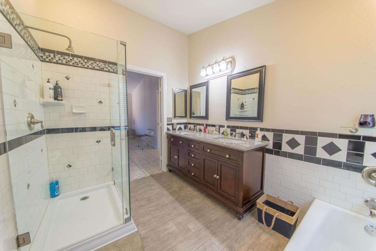 Relax In Style!! Pool, Vegas Games, Rv Parking *