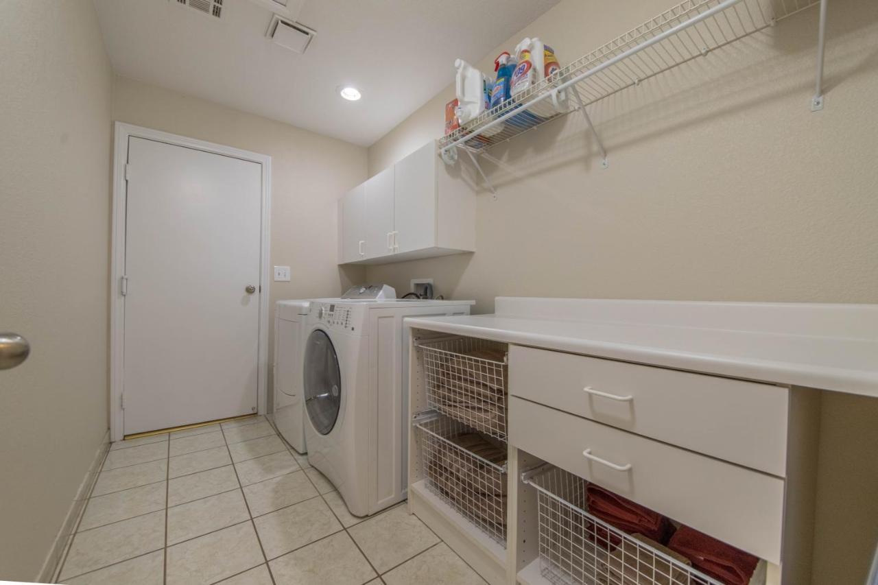 Holiday home Relax In Style!! Pool, Vegas Games, Rv Parking *