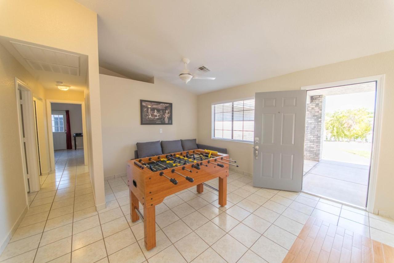 Relax In Style!! Pool, Vegas Games, Rv Parking Holiday home Las Vegas