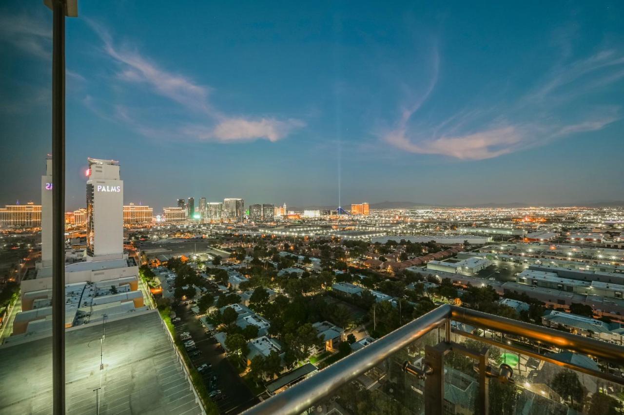 Stripviewsuites Two-bedroom Conjoined At Palms Place *
