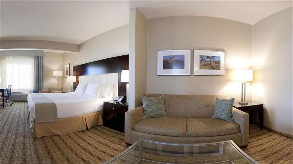 Express & Vegas Sw Springvalley By Ihg 3* Las Vegas