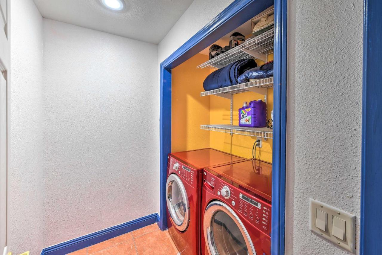 Elegant With Pool Table 3 Mi To Vegas Strip! *
