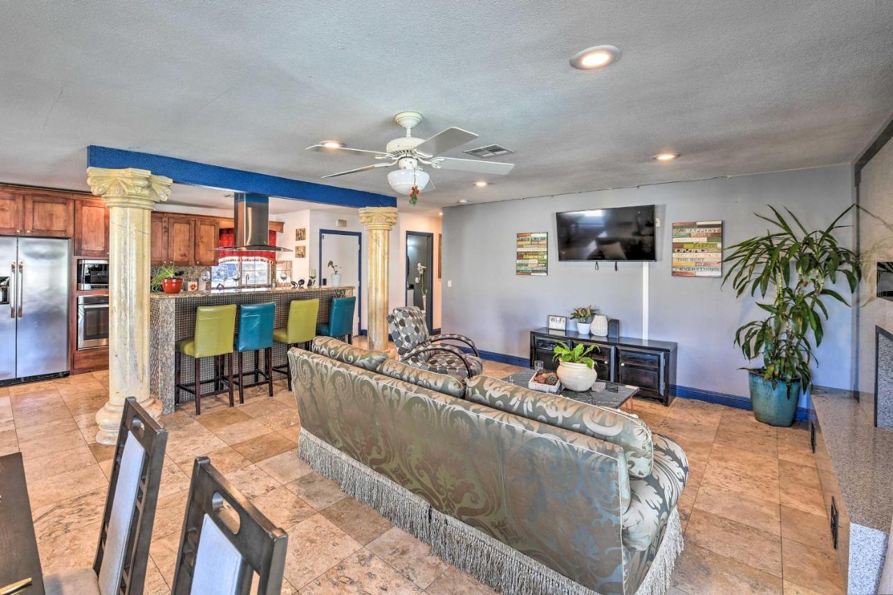 Elegant With Pool Table 3 Mi To Vegas Strip!