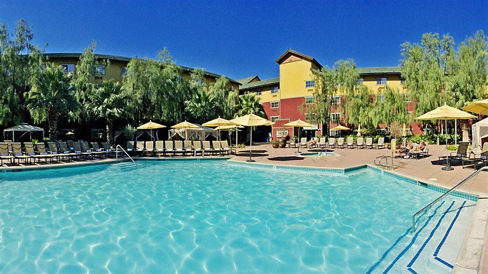 Silverton Casino Resort 3*