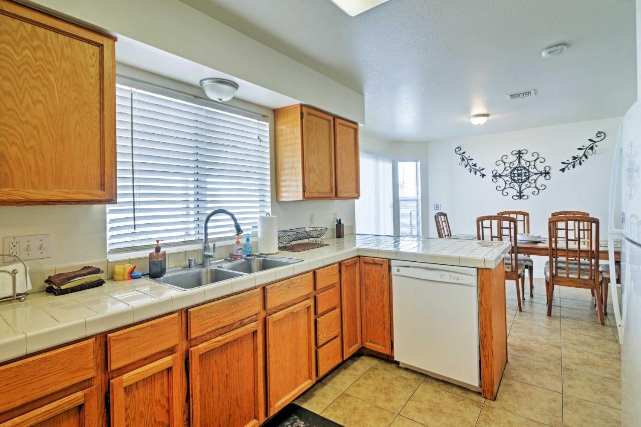 Holiday home Spacious Vegas - Near Golfing And Hiking!