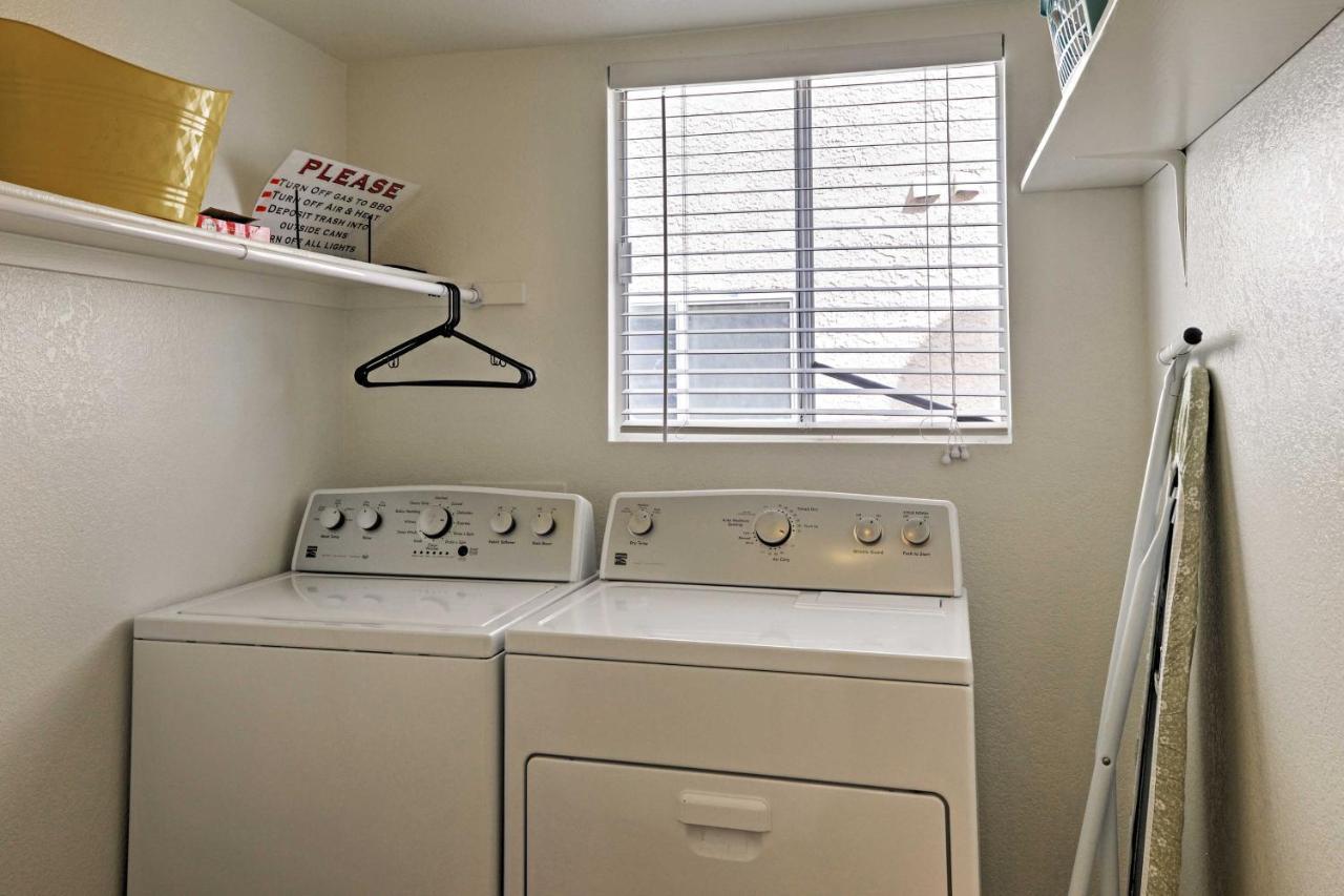 Spacious Vegas - Near Golfing And Hiking! Holiday home Las Vegas