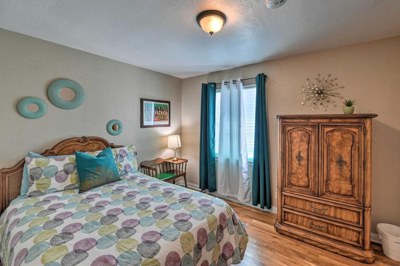 Holiday home Vintage Downtown Vegas Retreat Less Than 3 Mi To Strip! Las Vegas