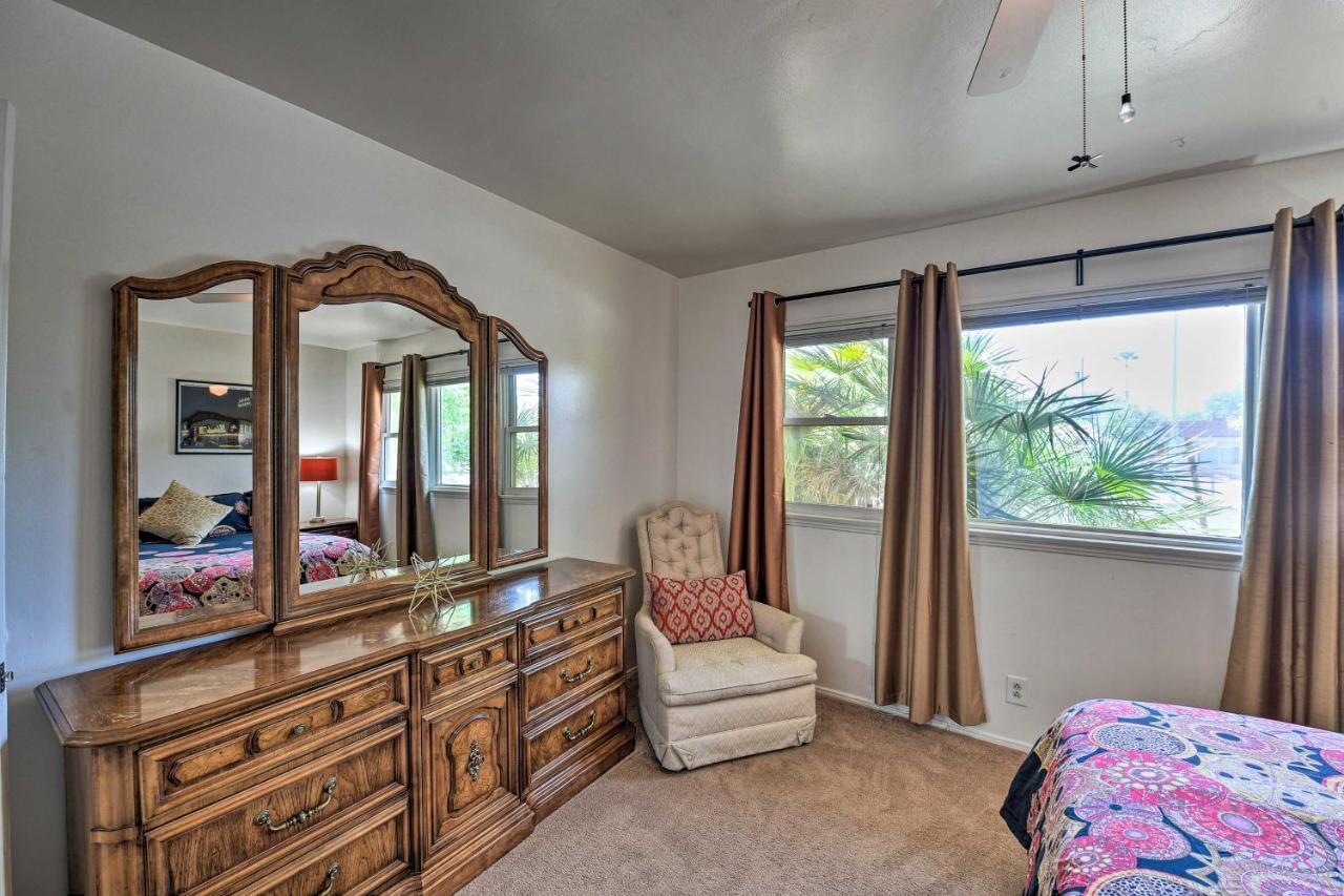 Vintage Vegas Oasis Less Than 3 Mi To The Strip! Holiday home Las Vegas