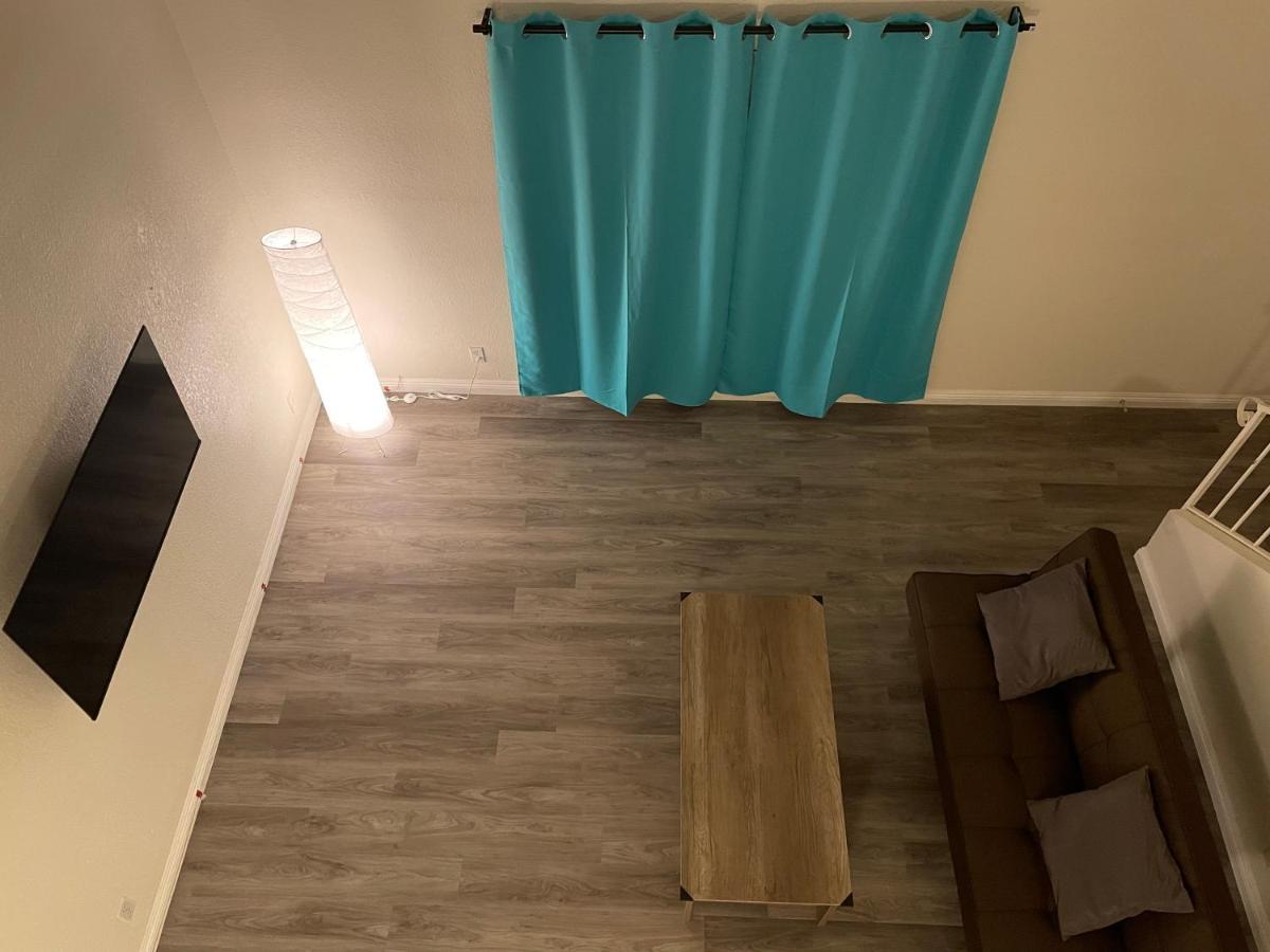 Holiday home Golden Vegas Next To Airport &