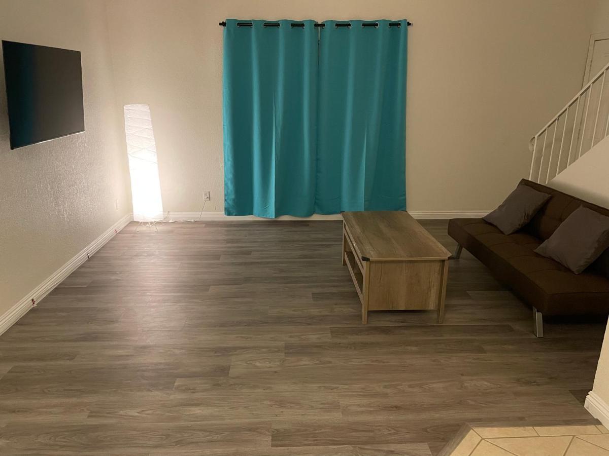 Holiday home Golden Vegas Next To Airport &