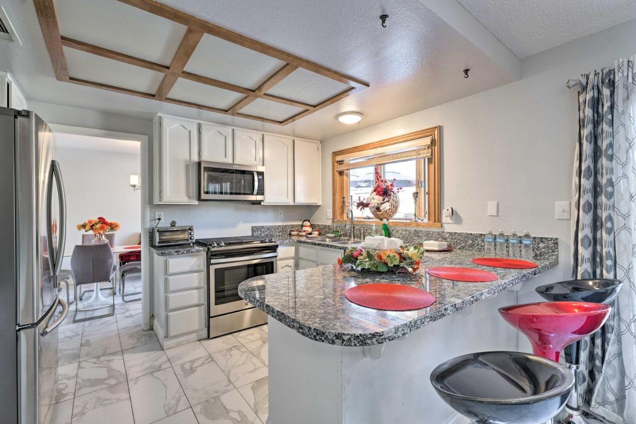 Pet-friendly Family Gem, 10 Mi To Vegas Strip Holiday home