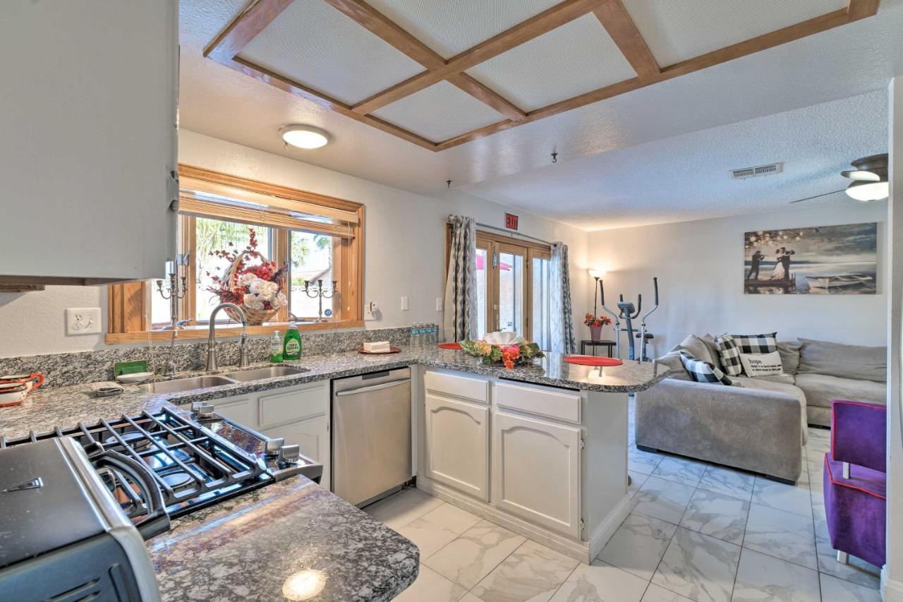 Holiday home Pet-friendly Family Gem, 10 Mi To Vegas Strip Las Vegas