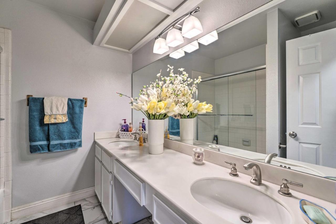 Pet-friendly Family Gem, 10 Mi To Vegas Strip Holiday home *