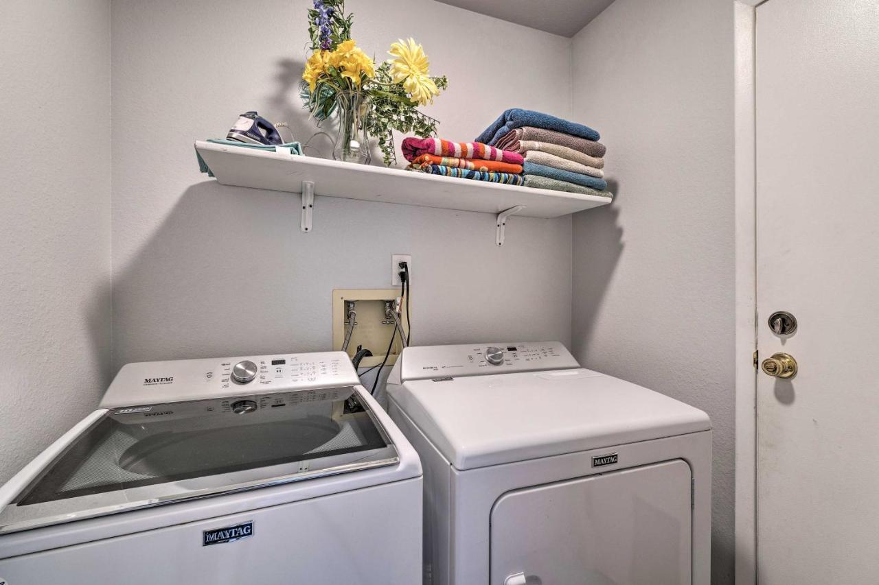 Holiday home Pet-friendly Family Gem, 10 Mi To Vegas Strip Las Vegas