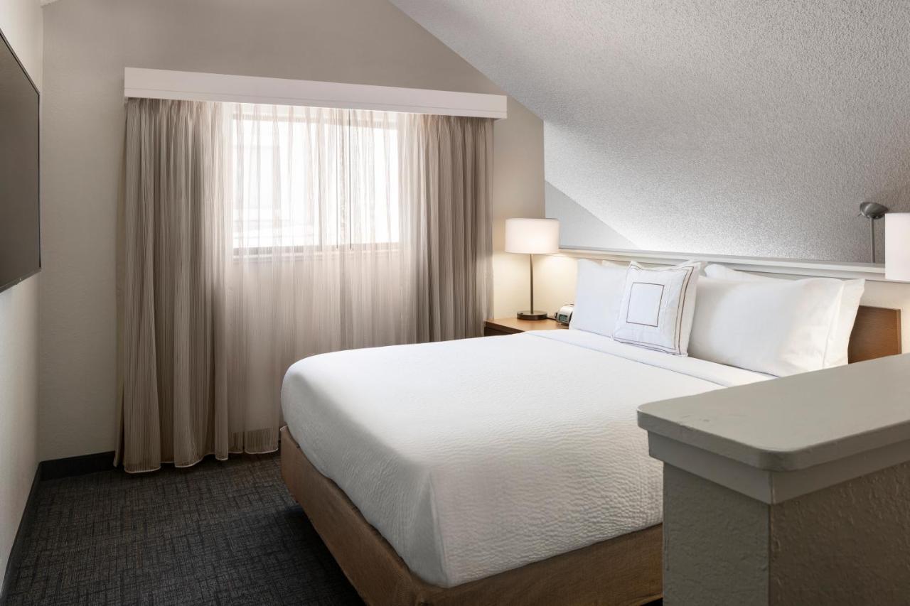 By Marriott Vegas Convention Center