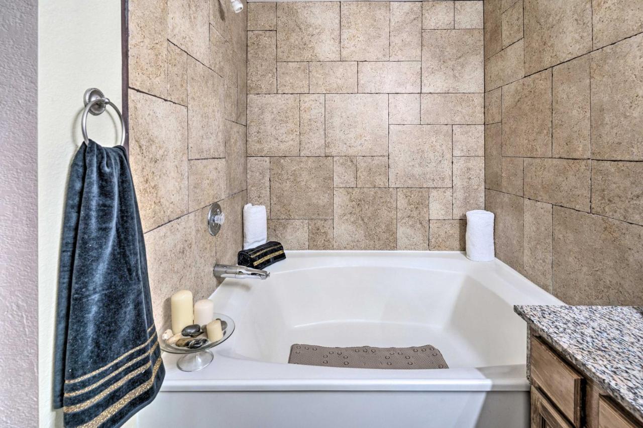 Pool And Vegas Pad Less Than 12 Mi To Strip! Apartment *
