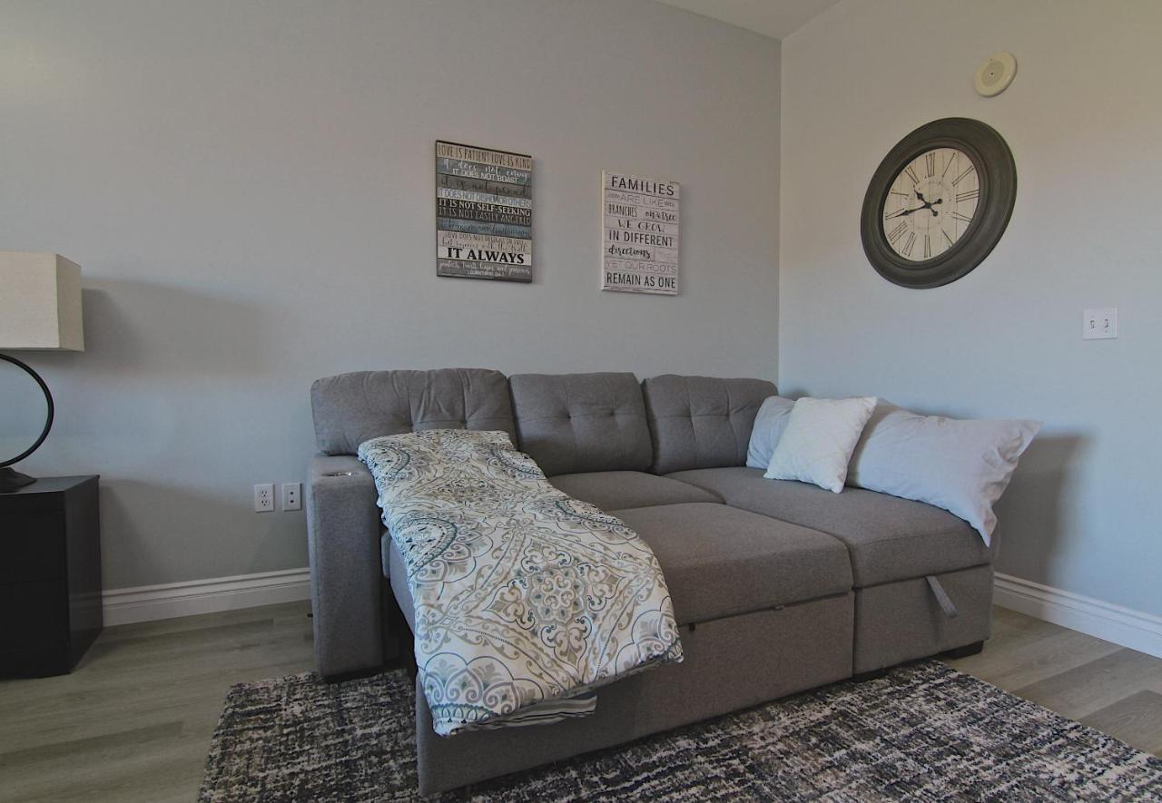 Newly Renovated Modern Apartment