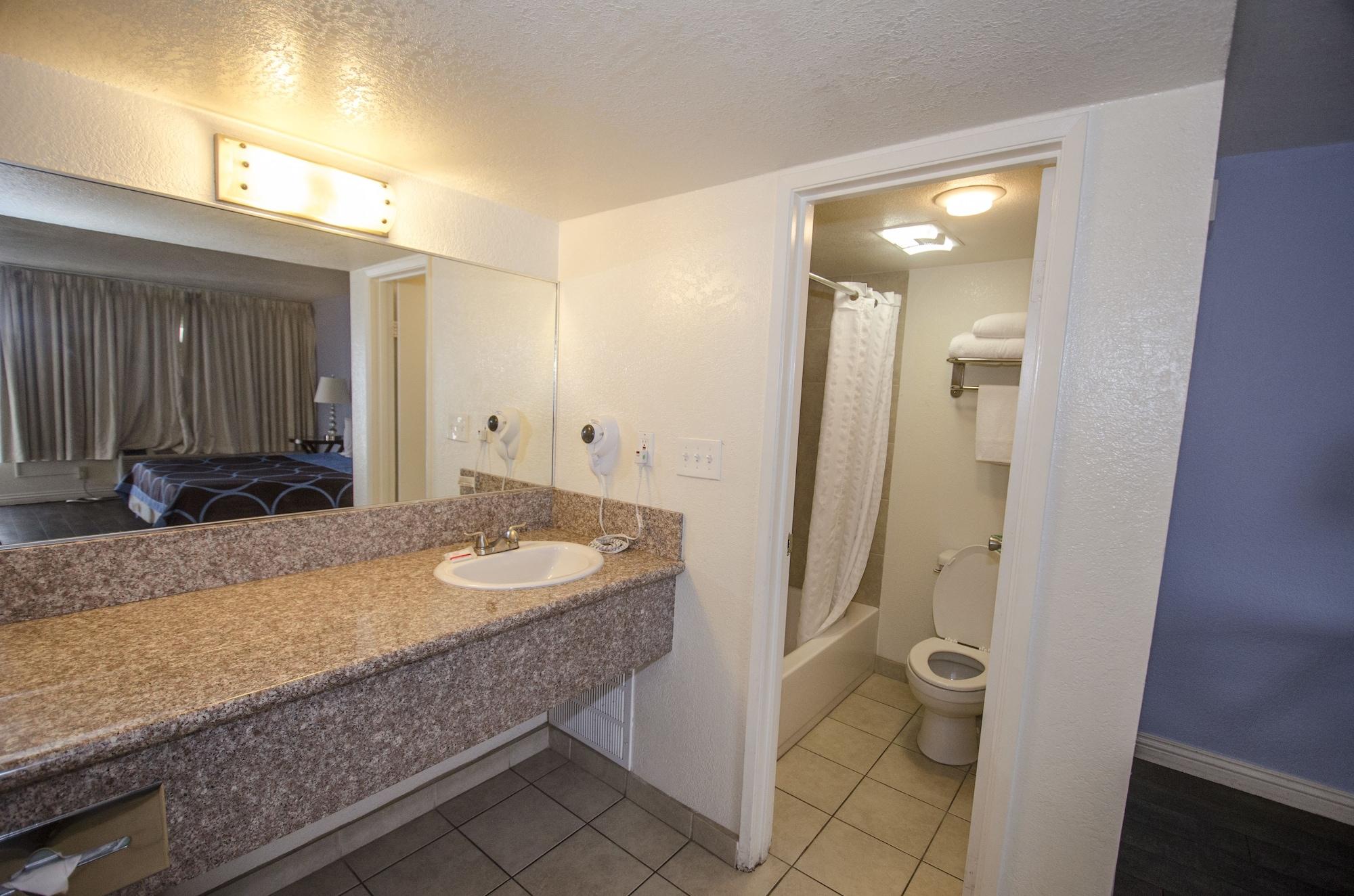 Super 8 By Wyndham Vegas North Strip/fremont St. Area