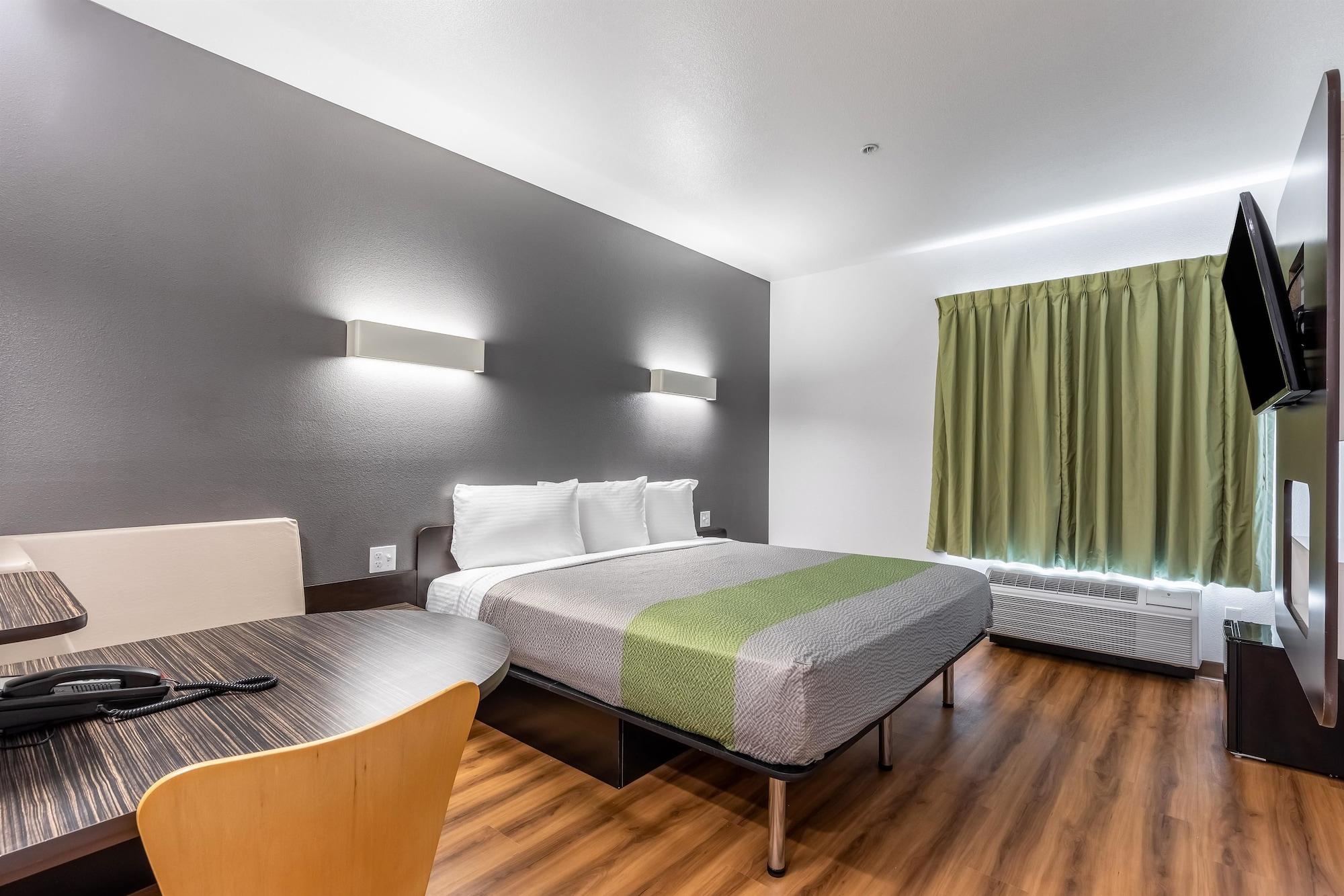 6-las Vegas, Nv - Motor Speedway Hotel