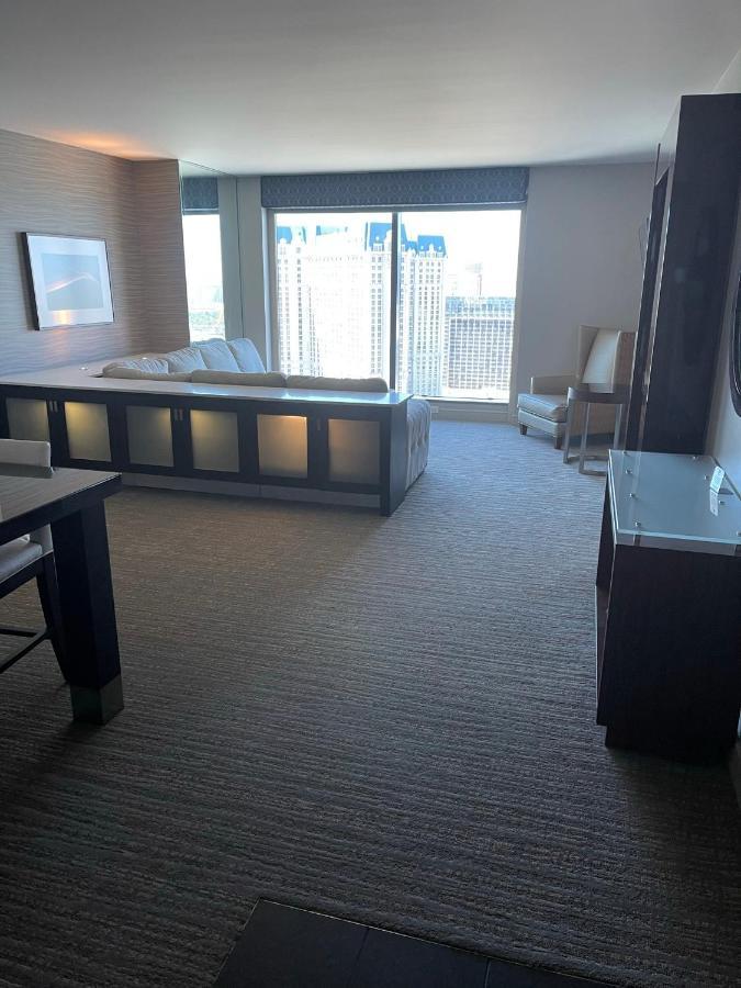 Aparthotel Suites At Elara Strip-no Fees